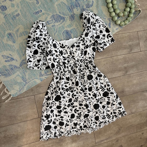 Aqua Black & White Floral Smocked Square-Neck Mini Dress - Picture 15 of 15